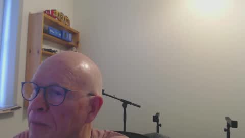 Snapshot of blueeyesn8 chatting on 12/28/24, 09:52 blueeyesn8 online show from 12/28/24, 09:52