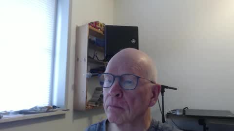 Snapshot of blueeyesn8 chatting on 10/25/25, 09:39 blueeyesn8 online show from 10/25/25, 09:39