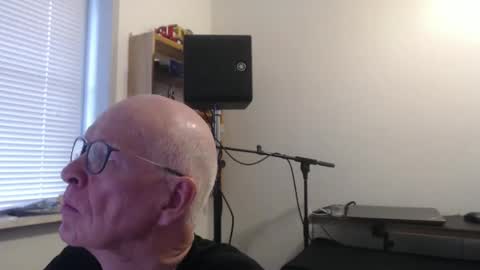 Snapshot of blueeyesn8 chatting on 10/29/25, 08:27 blueeyesn8 online show from 10/29/25, 08:27