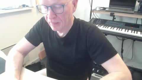 blueeyesn8 online show from 11/14/25, 09:08