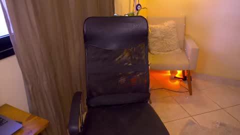 FLORAA online show from 06/09/26, 01:45