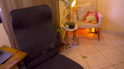 FLORAA online show from 06/12/26, 03:00