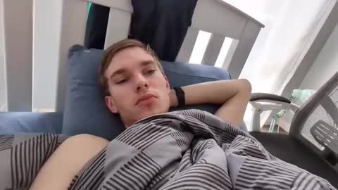 Snapshot of bluegaze6227724 chatting on 12/01/25, 08:25 bluegaze6227724 online show from 12/01/25, 08:25