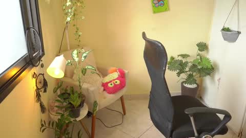 FLORAA online show from 02/13/25, 01:37