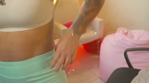 Snapshot of bluemysticlady chatting on 09/22/25, 12:07 FLORAA online show from 09/22/25, 12:07