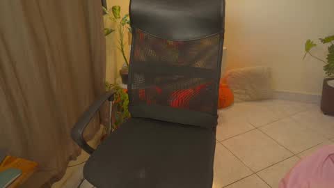 Snapshot of bluemysticlady chatting on 09/30/25, 03:06 FLORAA online show from 09/30/25, 03:06