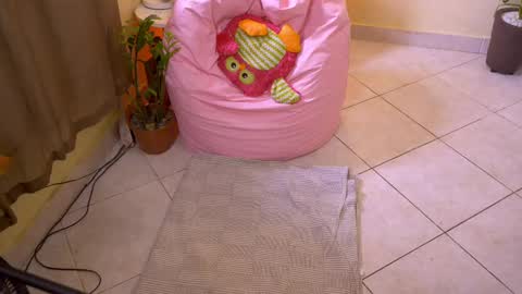 Snapshot of bluemysticlady chatting on 10/10/25, 02:49 FLORAA online show from 10/10/25, 02:49