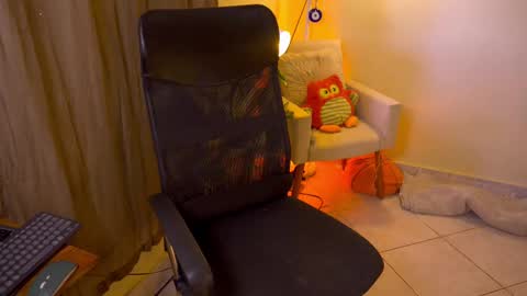 Snapshot of bluemysticlady chatting on 10/23/25, 10:36 FLORAA online show from 10/23/25, 10:36