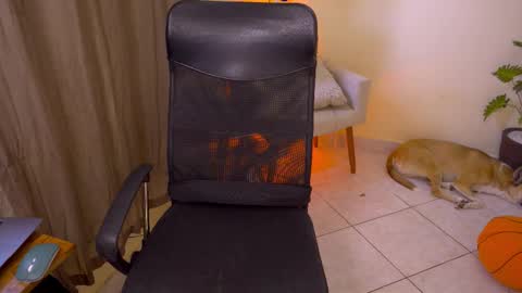 Snapshot of bluemysticlady chatting on 12/03/25, 01:53 FLORAA online show from 12/03/25, 01:53