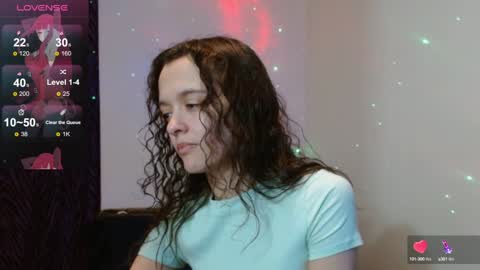 Snapshot of bluevixen7 chatting on 01/20/25, 02:43 bluevixen7 online show from 01/20/25, 02:43