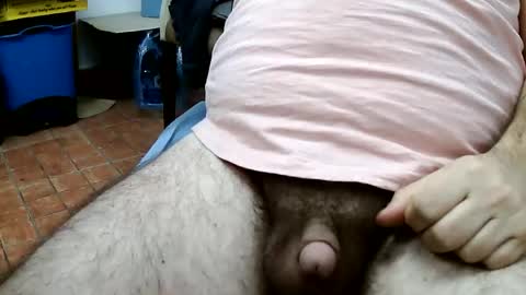 Snapshot of bluewolf80 chatting on 11/04/25, 04:17 bluewolf80 online show from 11/04/25, 04:17