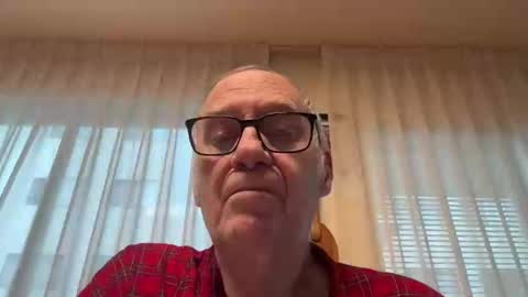 Snapshot of blueyedudeseattle chatting on 09/18/25, 02:30 Blueyedudeseattle online show from 09/18/25, 02:30