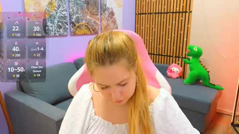 Snapshot of blush_ellie chatting on 02/12/25, 03:49 Ellie3 online show from 02/12/25, 03:49