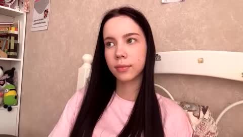 Snapshot of blush_fairy chatting on 09/12/25, 12:27 Milou online show from 09/12/25, 12:27
