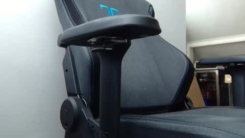 blzd5 online show from 10/19/25, 06:08