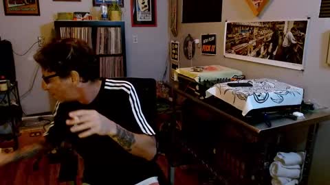 Snapshot of bnczuperzexy chatting on 09/19/25, 09:54 ZuperZexyZounds online show from 09/19/25, 09:54