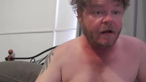 Snapshot of bob123478 chatting on 10/10/25, 10:42 bob online show from 10/10/25, 10:42