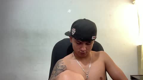 Bob  INDEPENDENT MODEL online show from 12/22/24, 04:27