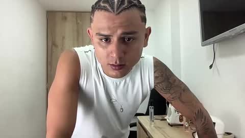 Bob  INDEPENDENT MODEL online show from 09/17/25, 03:30