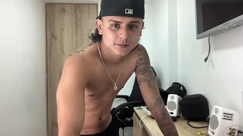 Bob  INDEPENDENT MODEL online show from 09/26/25, 04:38