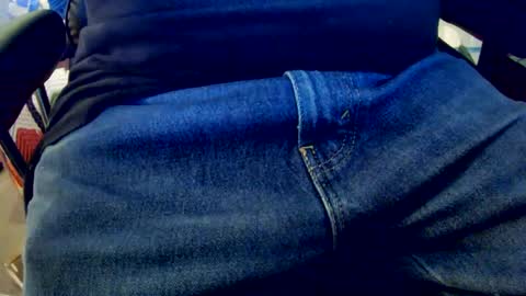 Snapshot of bobbie420_ chatting on 02/21/25, 03:01 bobbie420_ online show from 02/21/25, 03:01