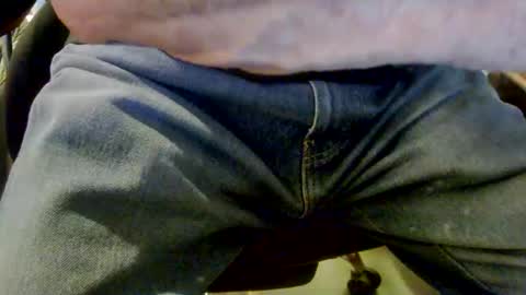 Snapshot of bobbie420_ chatting on 10/21/25, 02:34 bobbie420_ online show from 10/21/25, 02:34