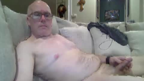 Snapshot of bobblehead31382 chatting on 01/13/26, 10:48 bobblehead31382 online show from 01/13/26, 10:48