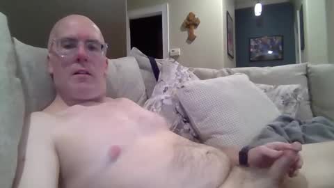 Snapshot of bobblehead31382 chatting on 02/19/26, 10:39 bobblehead31382 online show from 02/19/26, 10:39
