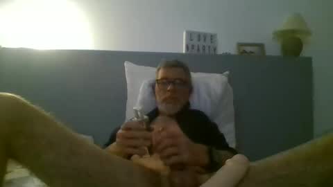 Snapshot of bobleymar33 chatting on 10/29/25, 10:44 bobleymar33 online show from 10/29/25, 10:44