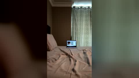 Snapshot of boboutte chatting on 05/07/26, 06:57 boboutte online show from 05/07/26, 06:57