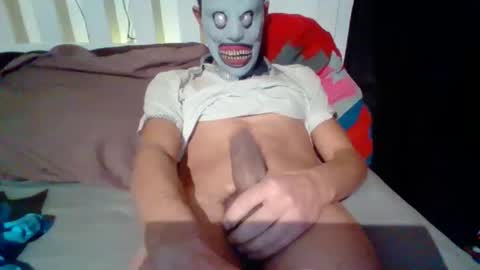 Snapshot of bobsliege275603 chatting on 11/01/25, 01:02 bobsliege275603 online show from 11/01/25, 01:02