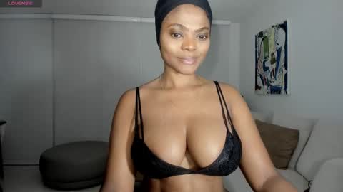 Snapshot of body_desire chatting on 03/22/26, 09:45 danna online show from 03/22/26, 09:45