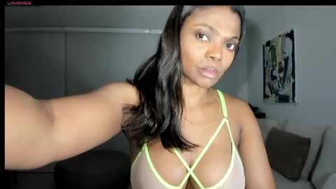 Snapshot of body_desire chatting on 04/21/26, 09:37 danna online show from 04/21/26, 09:37