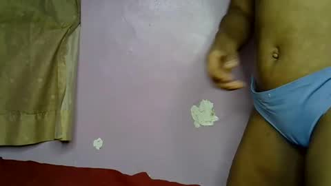 Snapshot of body_desire1 chatting on 12/14/25, 08:13 body_desire1 online show from 12/14/25, 08:13