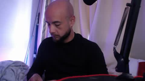 Snapshot of bodyking69 chatting on 01/28/25, 12:11 bodyking69 online show from 01/28/25, 12:11