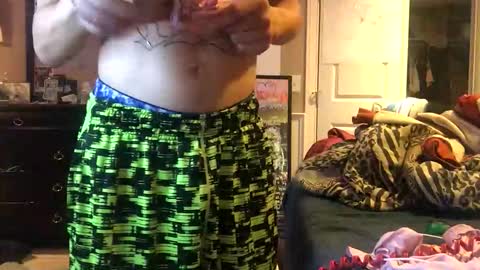 Snapshot of bodyyattiyatti chatting on 10/24/25, 12:08 Sailorartemis online show from 10/24/25, 12:08