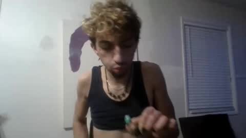 Snapshot of bodyyattiyatti chatting on 11/19/25, 10:32 Sailorartemis online show from 11/19/25, 10:32