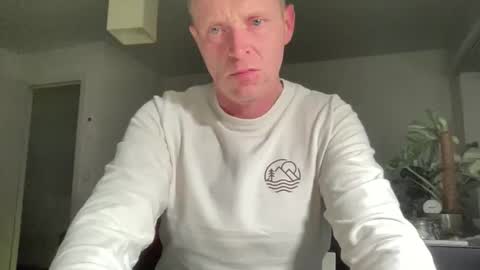 Snapshot of boegieboy76 chatting on 11/20/25, 08:08 ask me online show from 11/20/25, 08:08