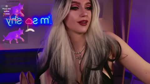 Your Mistress Bella online show from 05/19/26, 10:16