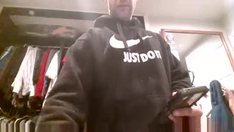 beezy online show from 01/12/25, 08:36