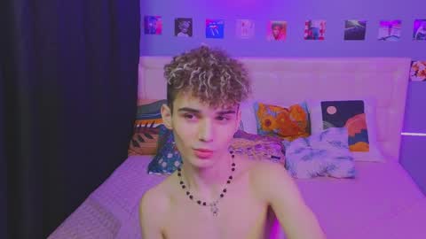 ALEXPVT IS OPEN online show from 02/01/25, 01:02
