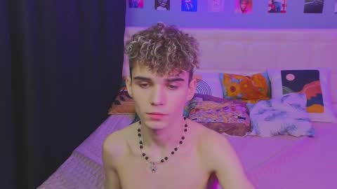 ALEXPVT IS OPEN online show from 02/01/25, 04:03
