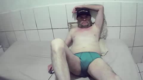 Snapshot of bolado23 chatting on 09/15/25, 06:52 Cesar Augusto Pierdona online show from 09/15/25, 06:52