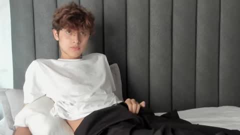 Boleyn online show from 03/01/25, 02:34