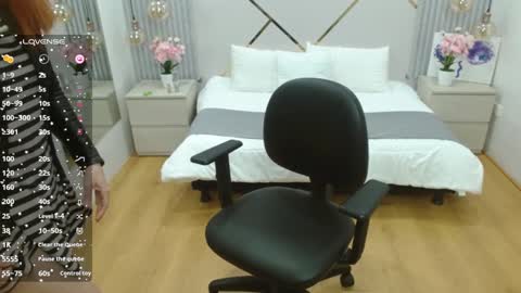 Paris online show from 12/11/24, 11:21