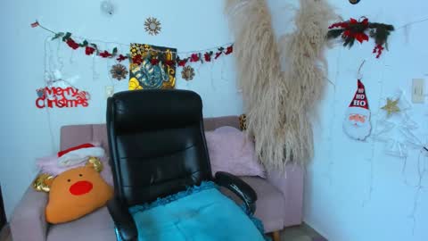 Snapshot of bombaneraa chatting on 12/13/25, 07:53 Salma Independent Model online show from 12/13/25, 07:53