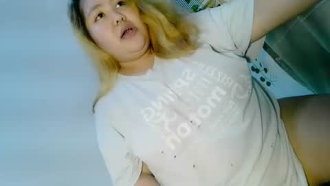 Snapshot of bombastic_darla chatting on 09/16/25, 12:06 bombastic_darla online show from 09/16/25, 12:06