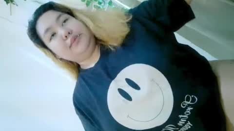 Snapshot of bombastic_darla chatting on 09/18/25, 05:31 bombastic_darla online show from 09/18/25, 05:31