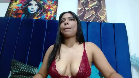 Snapshot of bombom_brown1 chatting on 04/14/26, 08:15 bombom_brown1 online show from 04/14/26, 08:15