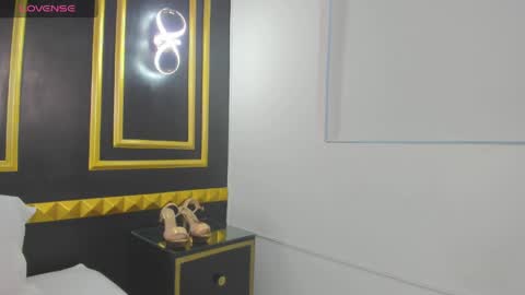 Snapshot of bombom_fox chatting on 06/03/26, 02:33 B O M B O M online show from 06/03/26, 02:33